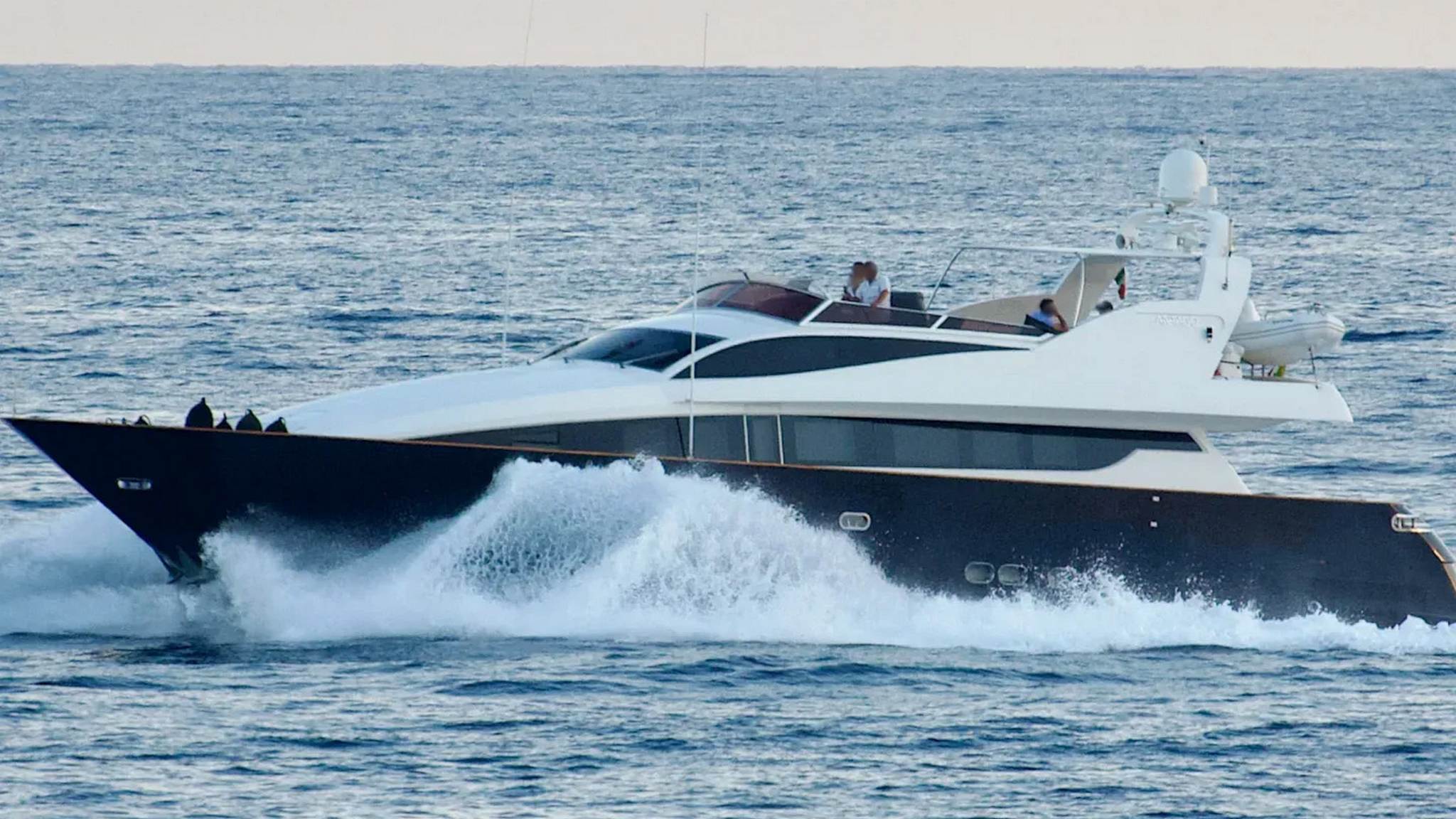 for-rent-yacht-antago-90-in-puerto-banus-marbella-0002