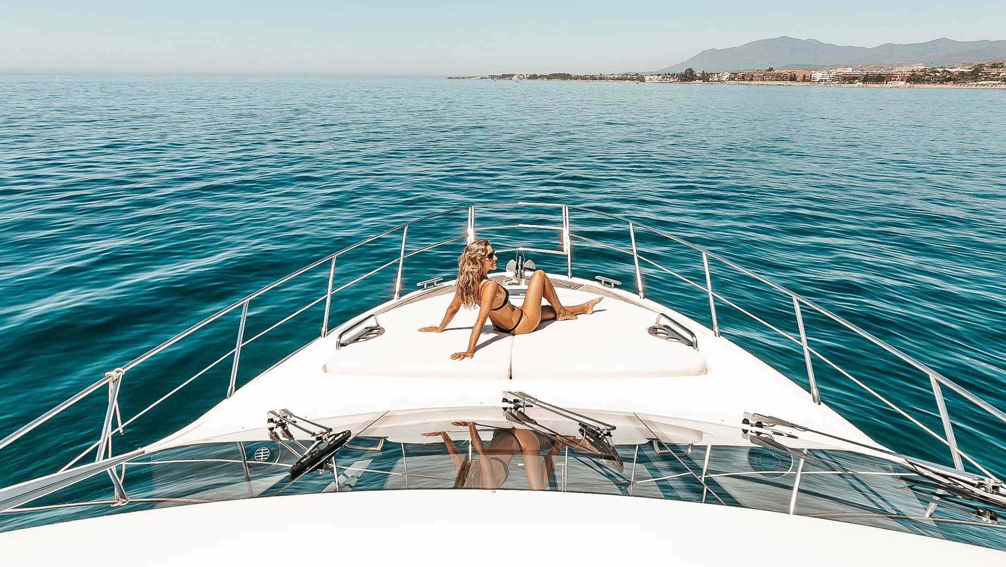 for-rent-yacht-azimut-58-fly-in-puerto-banus-marbella-0003