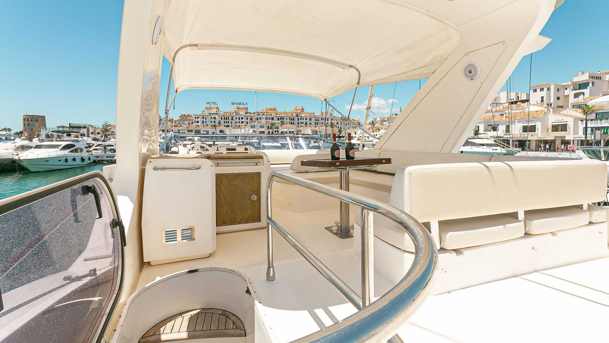 for-rent-yacht-azimut-58-fly-in-puerto-banus-marbella-0006