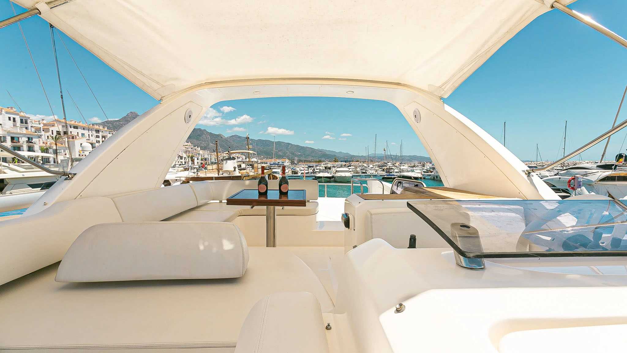 for-rent-yacht-azimut-58-fly-in-puerto-banus-marbella-0007
