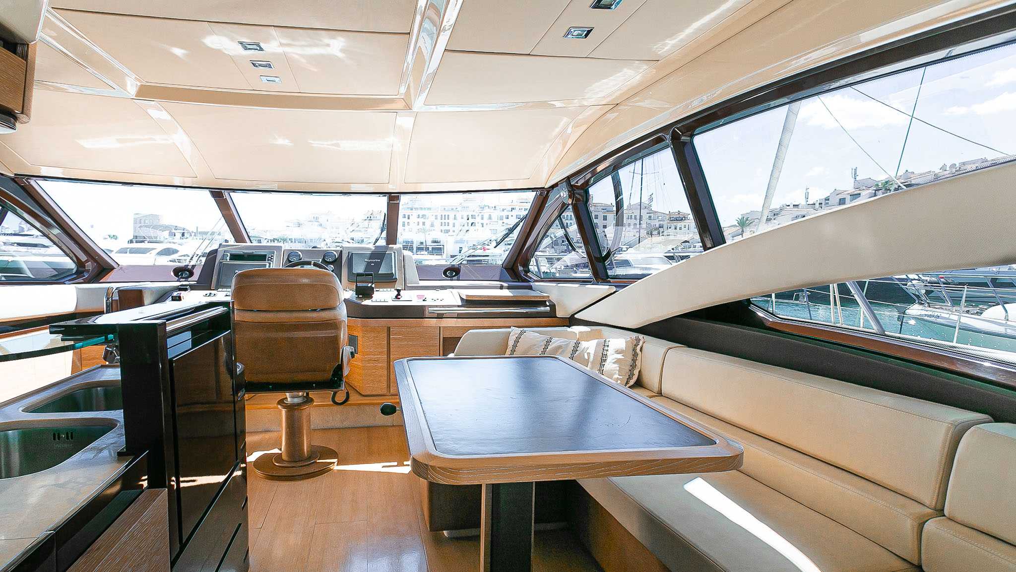 for-rent-yacht-azimut-58-fly-in-puerto-banus-marbella-0010