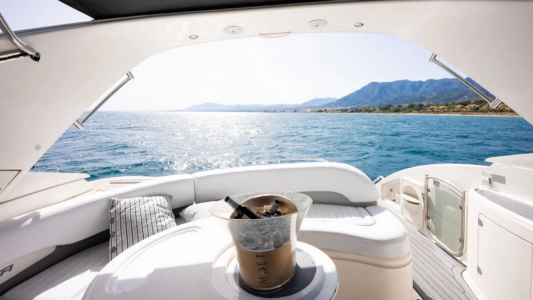 for-rent-yacht-fairline-11-in-puerto-banus-marbella-0005