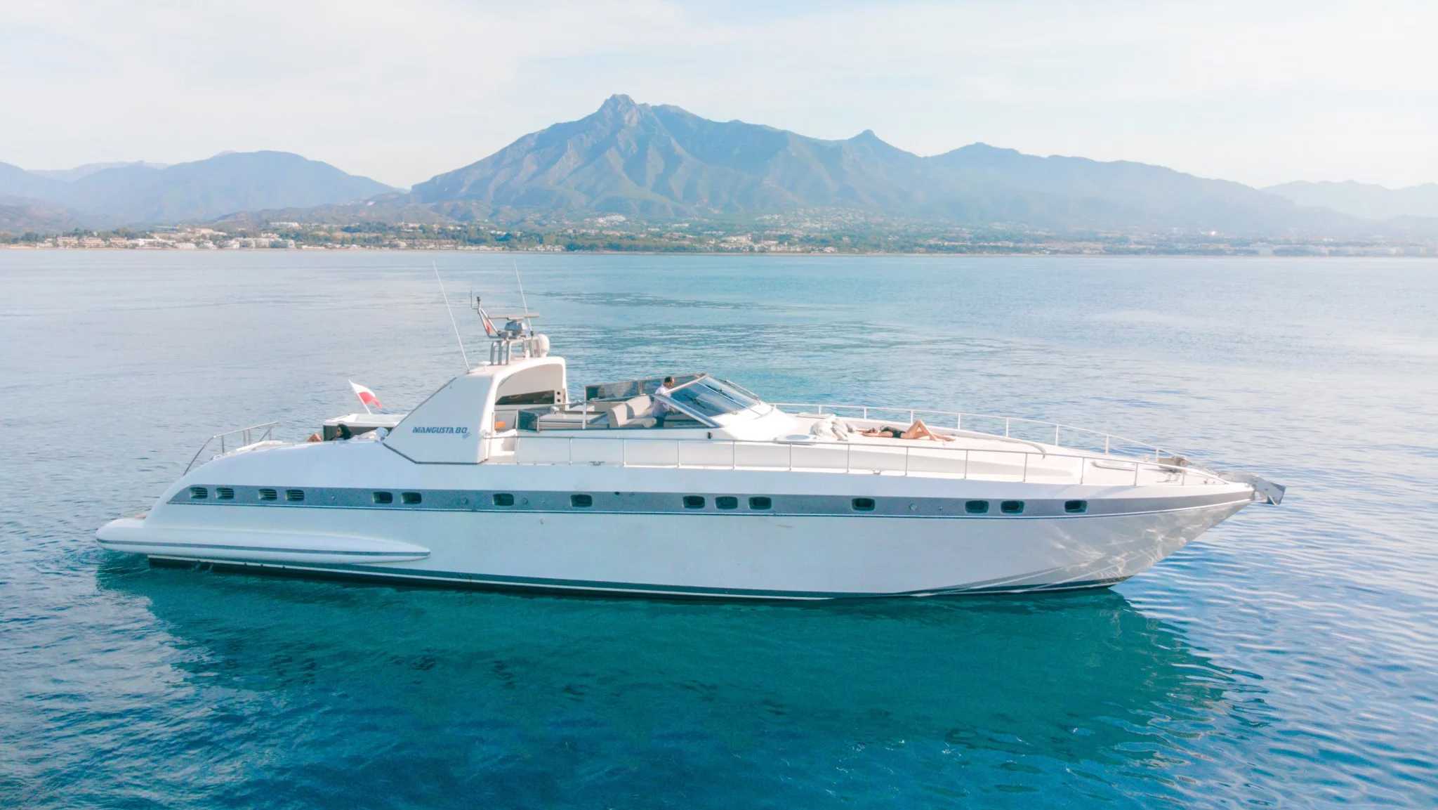 for-rent-yacht-mangusta-80-in-puerto-banus-marbella-0002