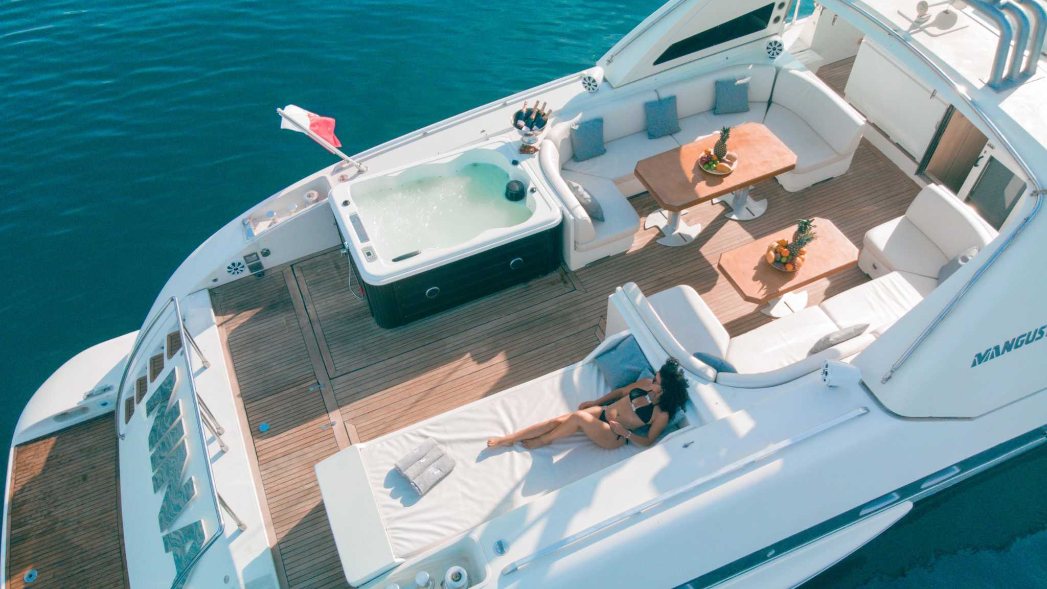 for-rent-yacht-mangusta-80-in-puerto-banus-marbella-0004