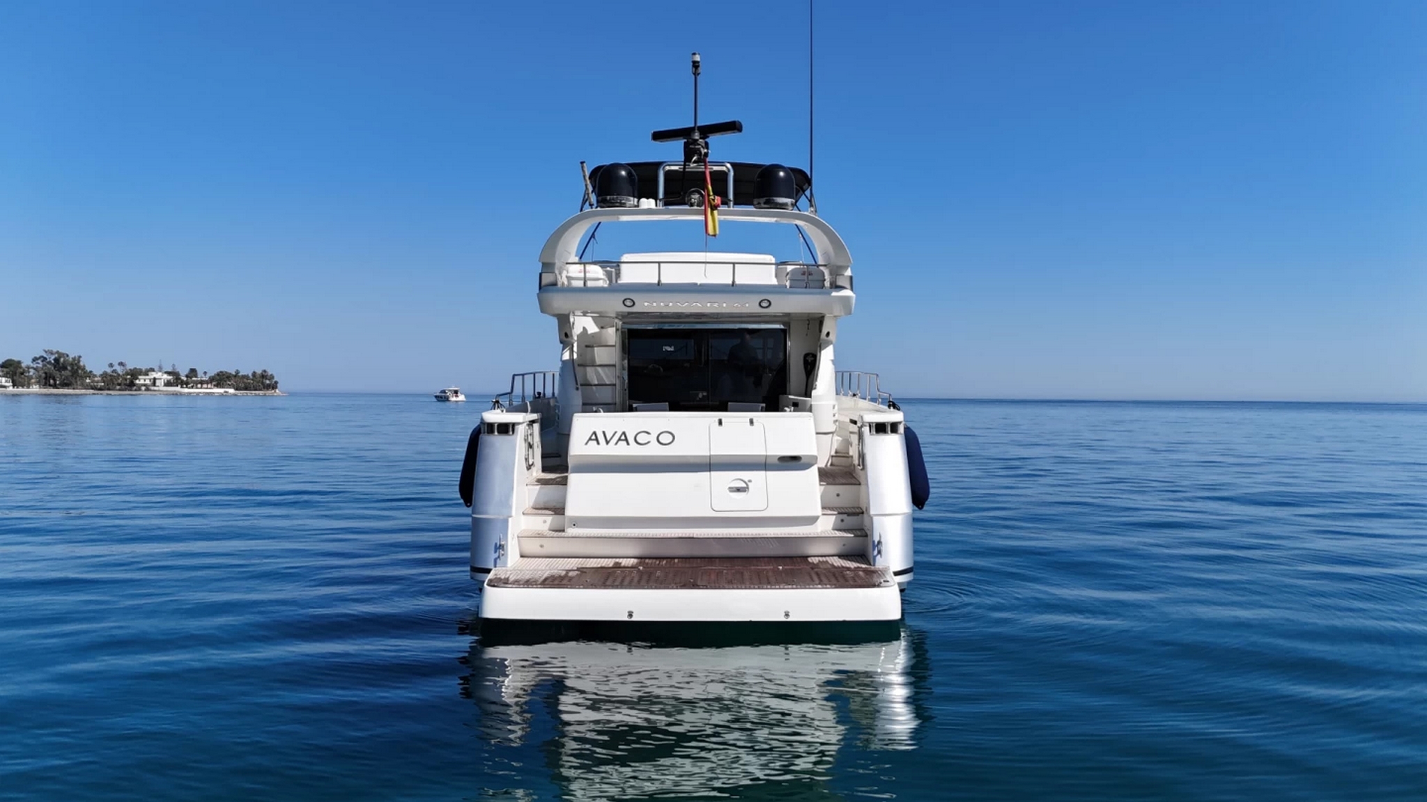 for-rent-yacht-nuvari-dominator-64-in-puerto-banus-marbella-0002