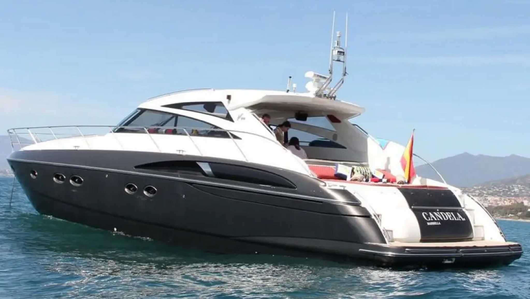 for-rent-yacht-princess-v-58-in-puerto-banus-marbella-0003