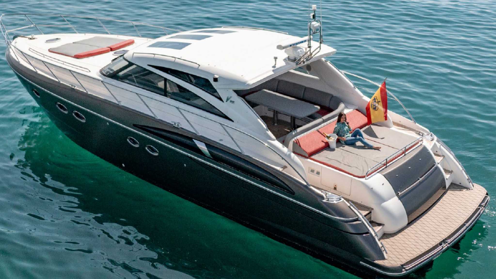 for-rent-yacht-princess-v-58-in-puerto-banus-marbella-0005