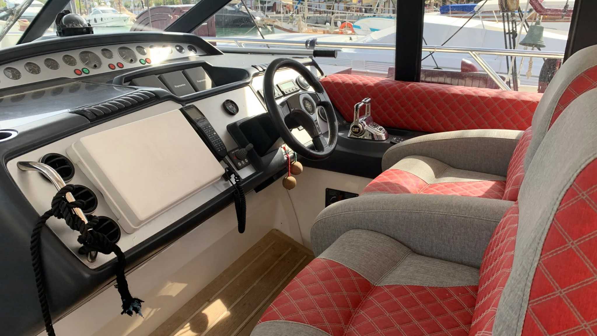 for-rent-yacht-princess-v-58-in-puerto-banus-marbella-0006